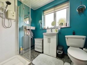 En-Suite- click for photo gallery